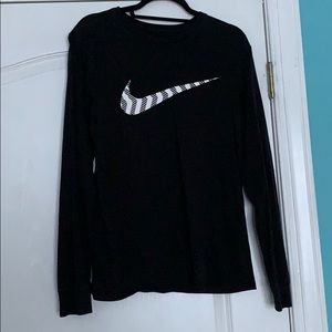 Simple Nike Long Sleeve